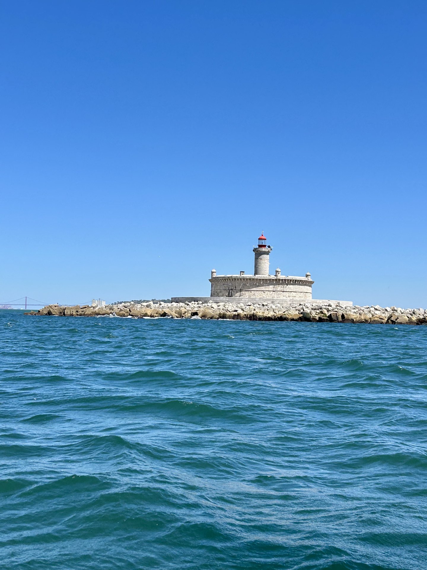 Bugio um farol único